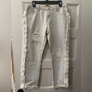 POL Light Wash Jeans W/ Lace & Fringe Side Detail~ Size L